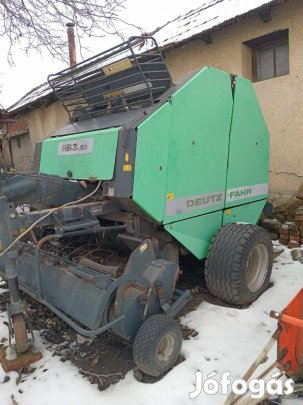 Deutz-Fahr bálázó