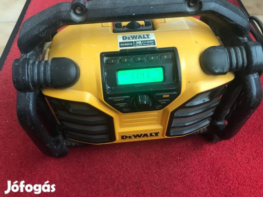 Dewalt DCR016-QW FM/AM Rádió