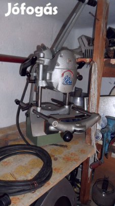 Dewalt Elu hordozós 2 kezes mobil diópán. nút maró hibátlan marógép