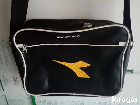 Diadora oldal táska