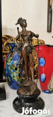 Diana a vadászat Istennője - Monumentális bronz szobor műalkotás