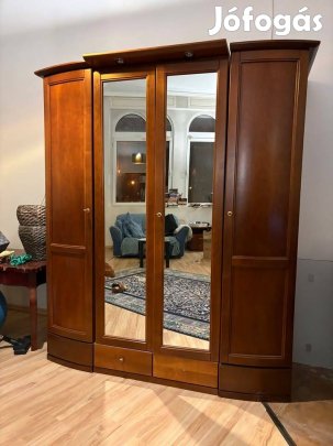 Die Klose Kollektion cserenyszefa gardrób szekrény, 4 ajtós, lámpával,