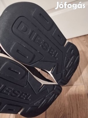 Diesel férfi cipő 42-es méretben