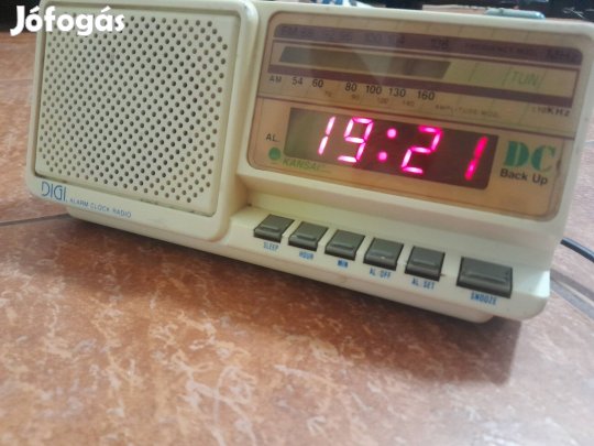 Digitális ébresztő Rádiós óra 80-as évekből 