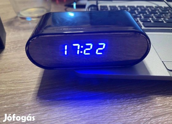 Digitális órába épített kémkamera vizsgához