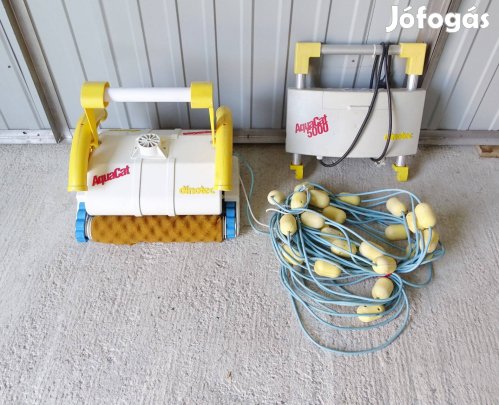 Dinotec Aquacat 5000 távirányítós medence porszívó robot