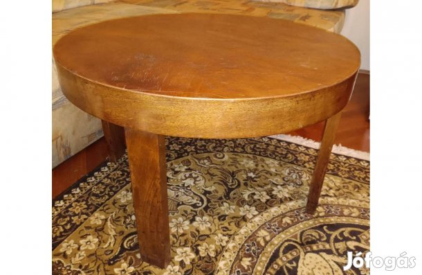 Diófa dohányzóasztal