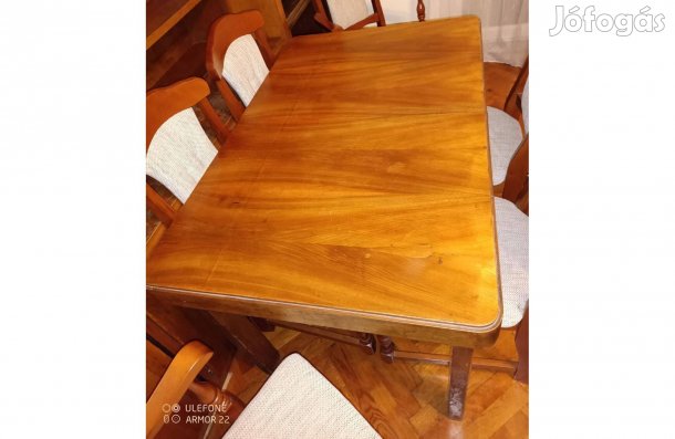 Diófa étkezőasztal