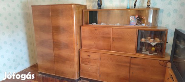 Diófa szekrénysor + Tv + Bútorok
