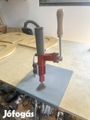 Diótörő kézi szerszám