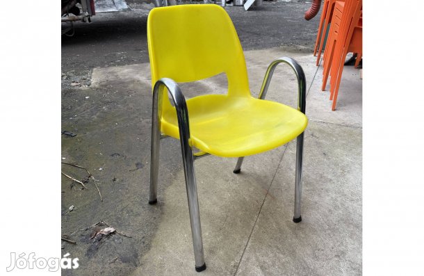 Dipiplast színes szék