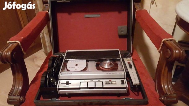 Diplomata táska Grundig orsós magnó