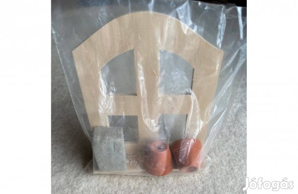 Dísz - falidísz fából, díszíthető kiegészítőkkel