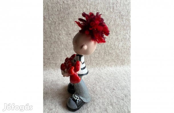 Dísz - figura piros hajú fiú