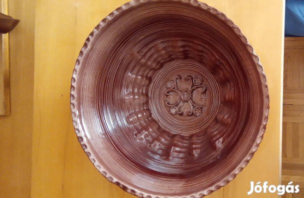 Dísz tál, akár falra