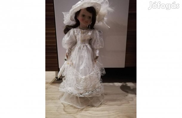 Díszbabák porcelán fejjel