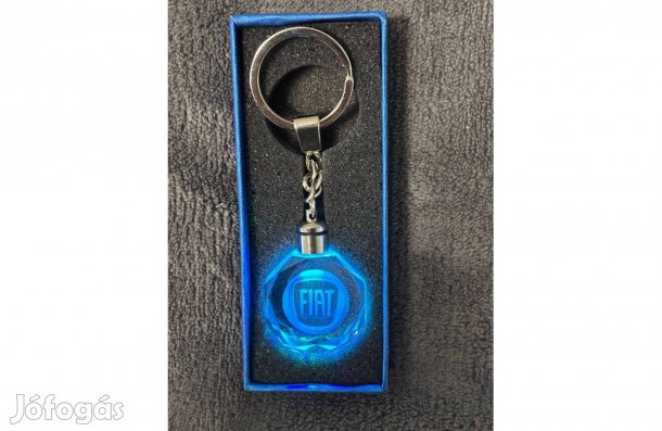 Díszdobozos Lézergravírozott Színváltós Fiat logós kulcstartó