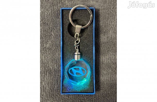 Díszdobozos Lézergravírozott Színváltós Hyundai logós kulcstartó