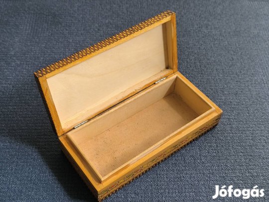 Díszes fadoboz