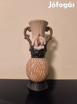 Díszes kerámia váza 
