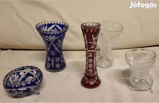 Díszes üveg vázák