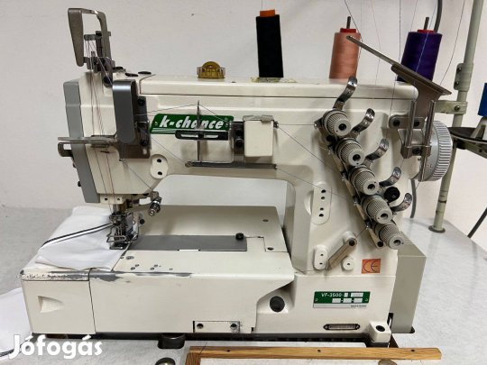 Díszfedőző varrógép, 3 tűs, 5 szálas, szuper állapotban