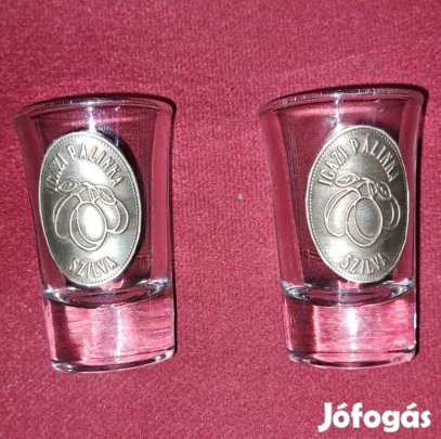 Díszített pálinkás pohár, rajta Icazi Pálinka Szilva feliratú fém