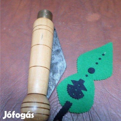 Díszkés faragott fa vadász kés Hungarikum