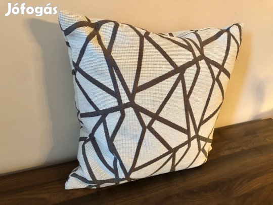 Díszpárna absztrakt mintával