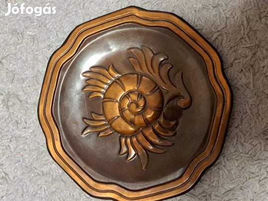 Disztányérok vörösrézben nyomot