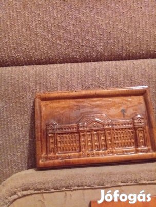 Disztárgy cserépből