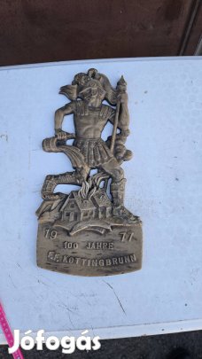 Dísztárgy eladó. 