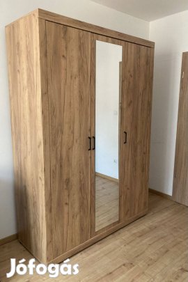 Divatos gardrób szekrény eladó!