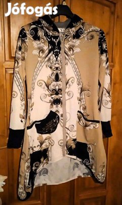 Divatos kapucnis, nyomott mintás, különleges kabátruha