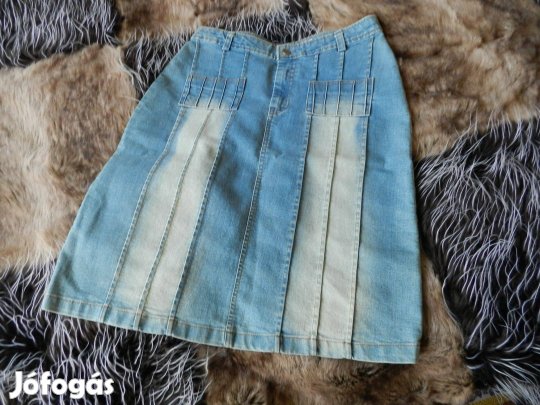 Divatos koptatott farmerszoknya