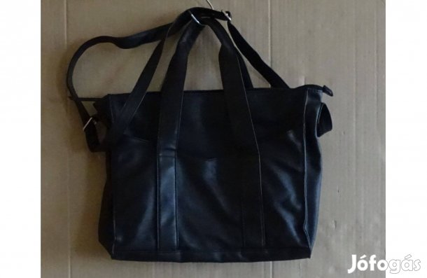 Divatos női kézitáska külső és belső zsebekkel