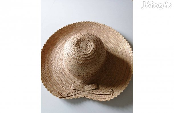 Divatos női szalmakalap