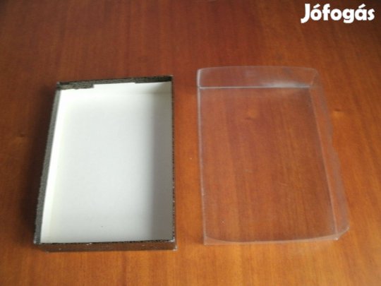 Doboz átlátszó tetővel Új bármiféle kicsinység tárolására