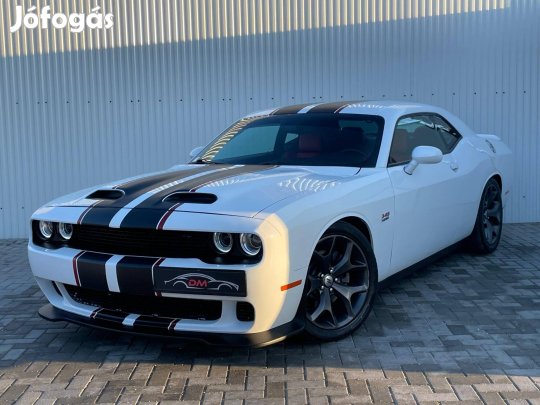 Dodge Challenger 5.7 Hemi. Carplay.Kamera.LED.B...