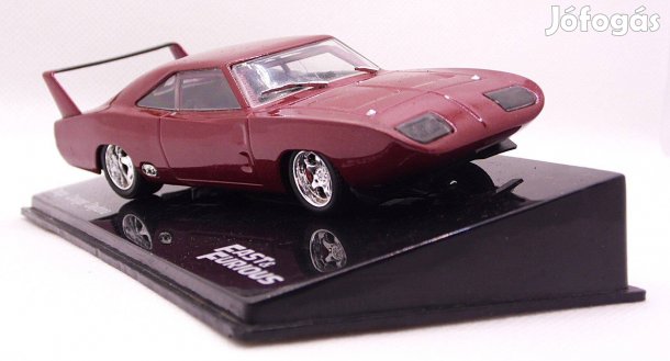 Dodge Charger Daytona 13 cm-es modellautó a Halálos iramban sorozatból