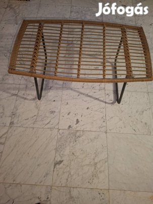 Dohányóasztal Rattan edzett üvegfelülettel és hozzá illő mennyezeti lá