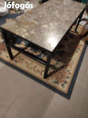 Dohányzó asztal, márvány tetejű