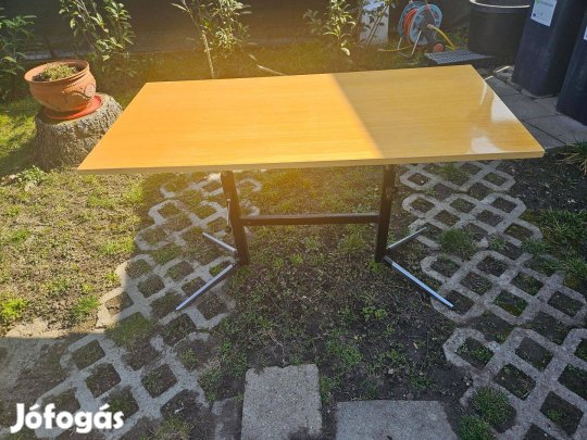 Dohányzó asztal (retro, hibás)