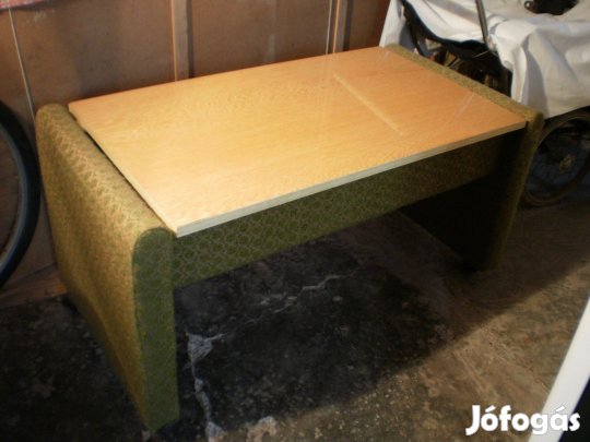 Dohányzó asztal retró kárpitos asztalka eladó
