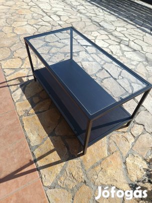 Dohányzó asztal üveglappal 90x45x45cm, fekete, fém keret. 