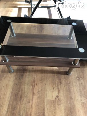 Dohányzó kis asztal !