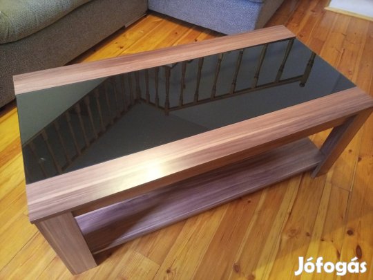 Dohányzóasztal (fa és üveg)