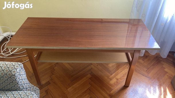 Dohányzóasztal, nagyon szép, cseresznye