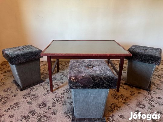 Dohányzóasztal +puffok