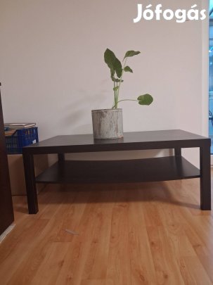 Dohanyzóasztal ajándék polcokkal eladó